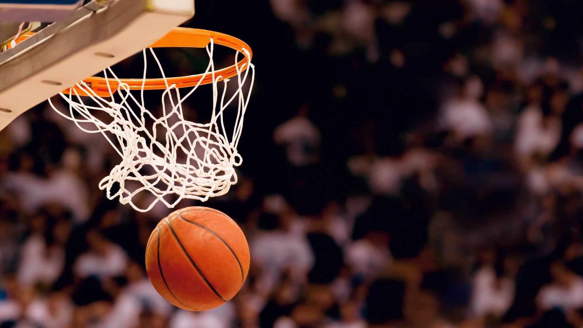 C罗空降雄鹿狂砍50分,NBA惊天爆冷引全网沸腾
